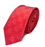 Czerwony krawat z delikatnym wzorem